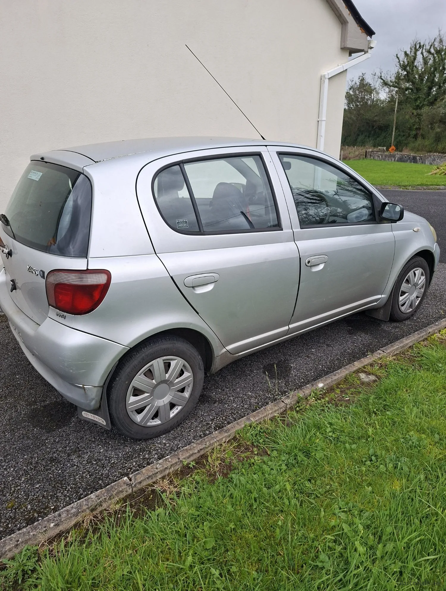 2003 Toyota Yaris – photo 9