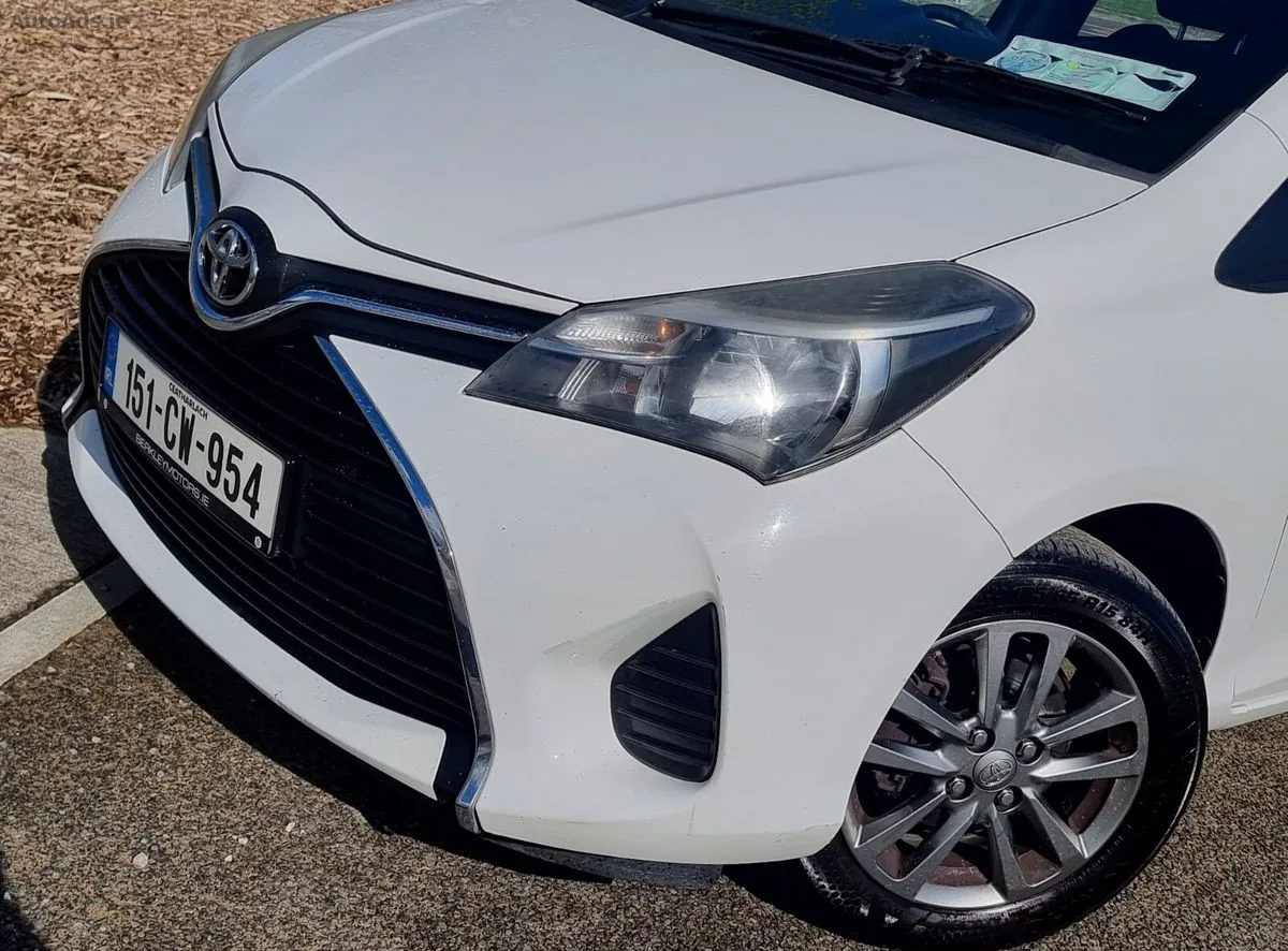 2015 Toyota Yaris – photo 2