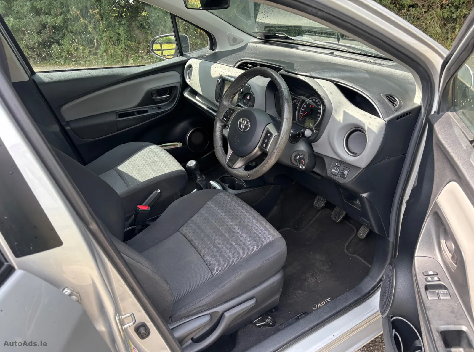 2016 Toyota Yaris – photo 10
