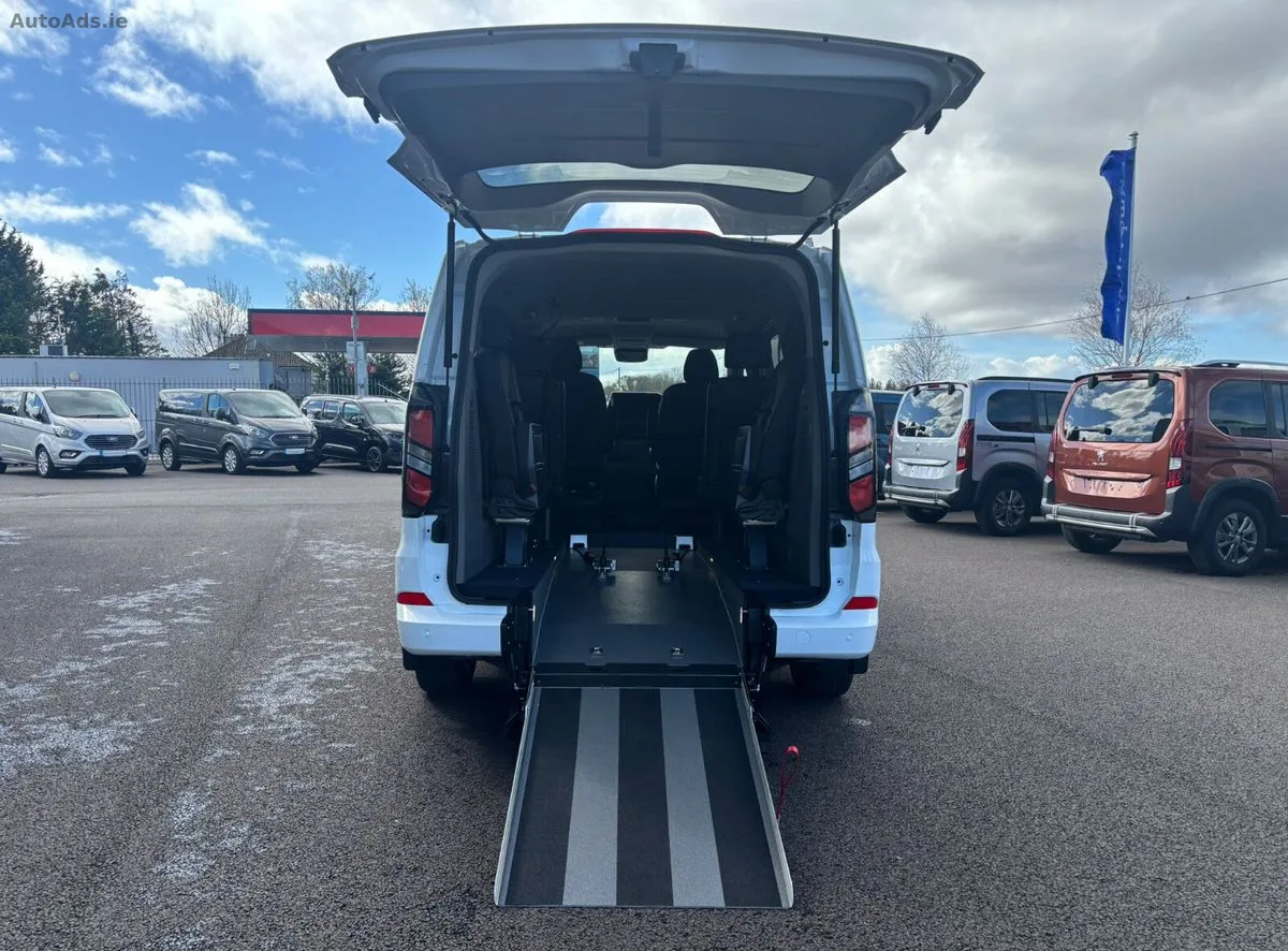 2026 Ford Tourneo Custom – photo 10