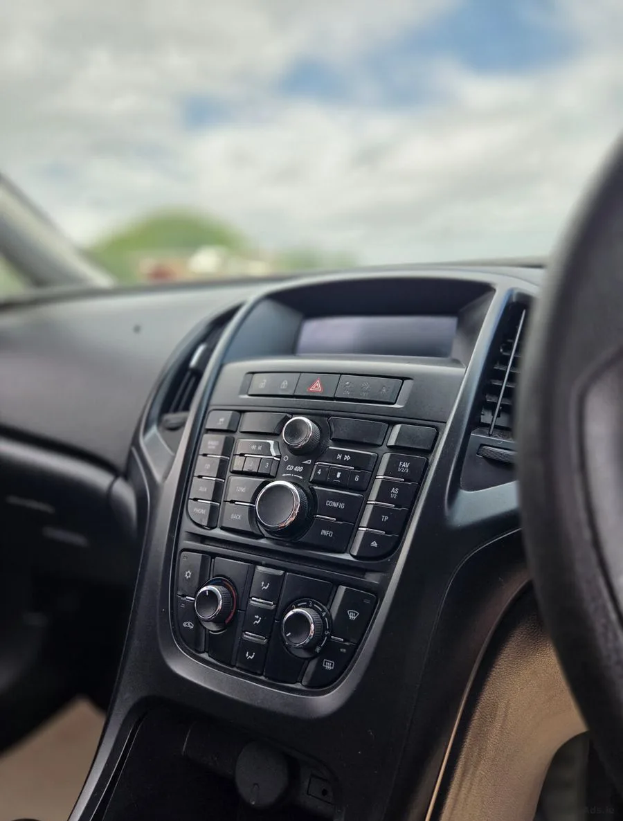 2011 Opel Astra – photo 15