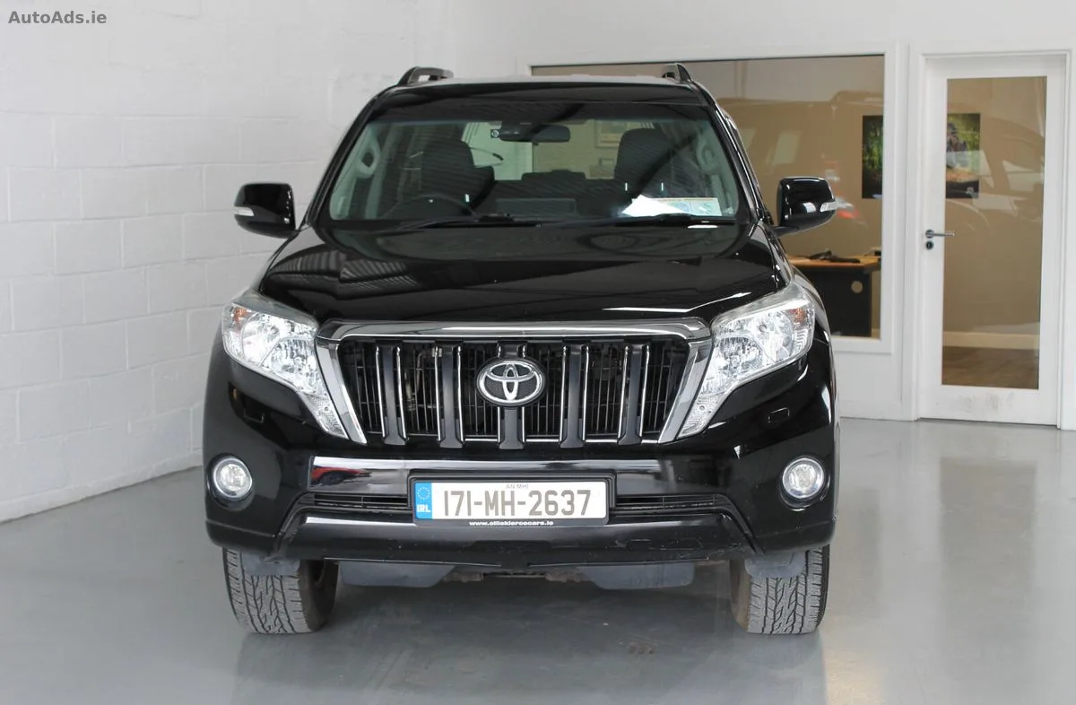 2017 Toyota Land Cruiser – photo 2