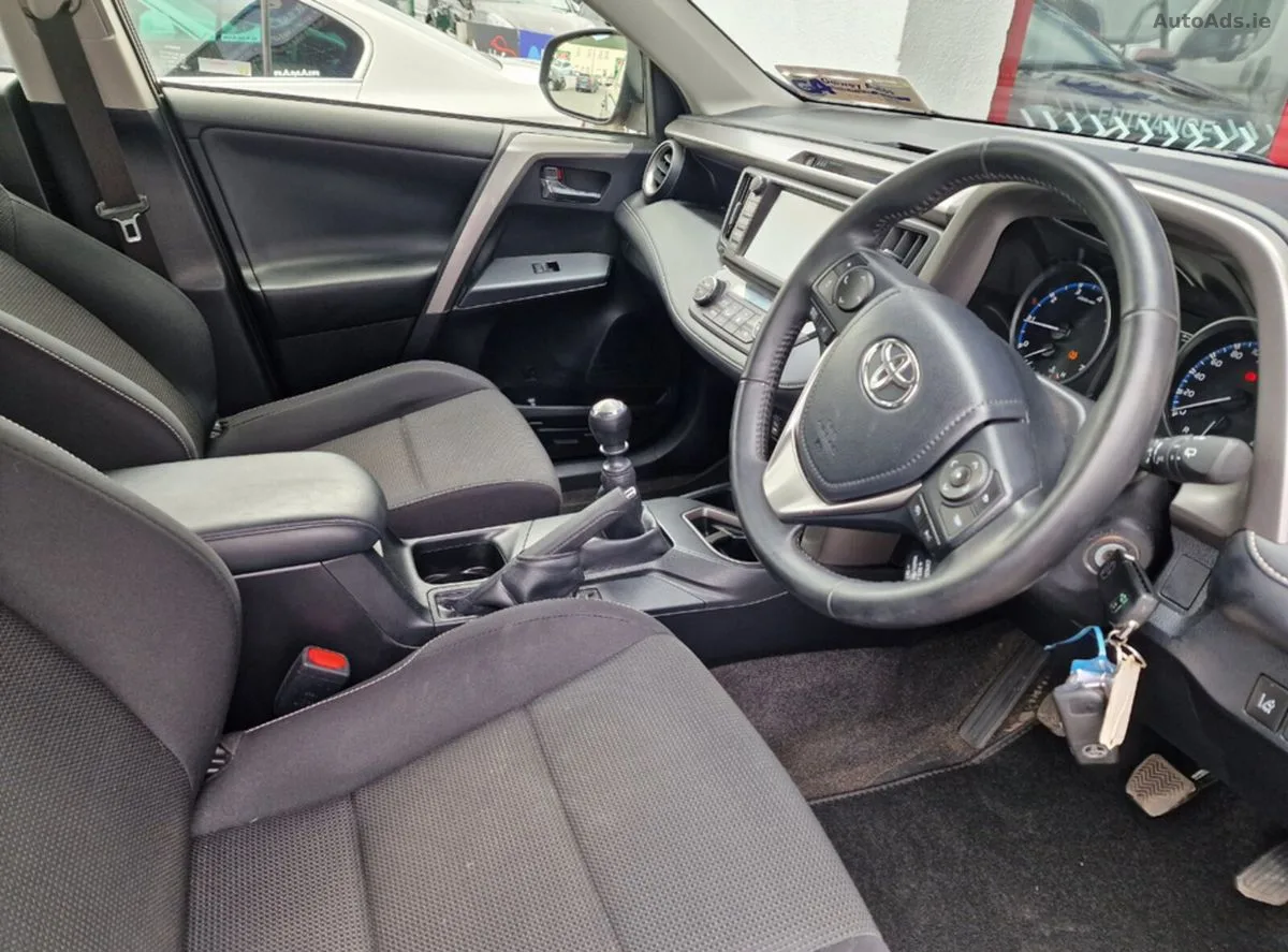 2017 Toyota RAV4 – photo 15