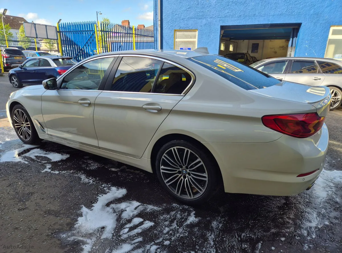 2019 BMW 5-Series – photo 2