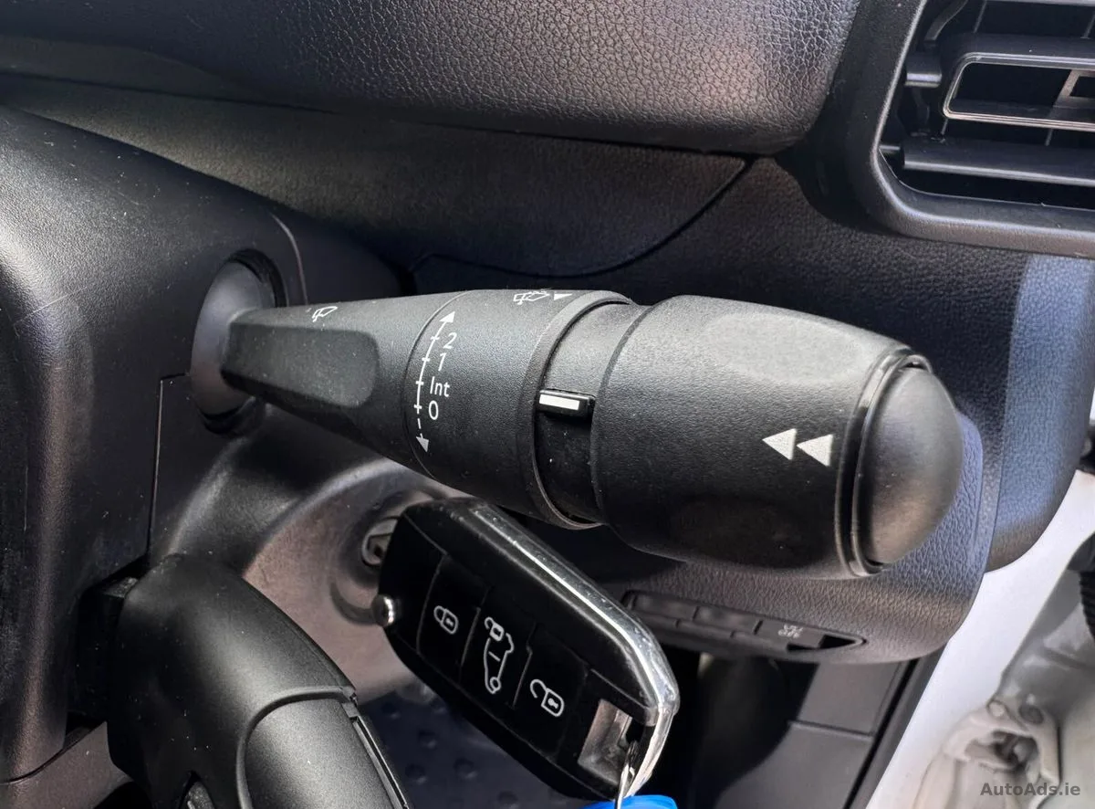 2020 Peugeot Partner – photo 13