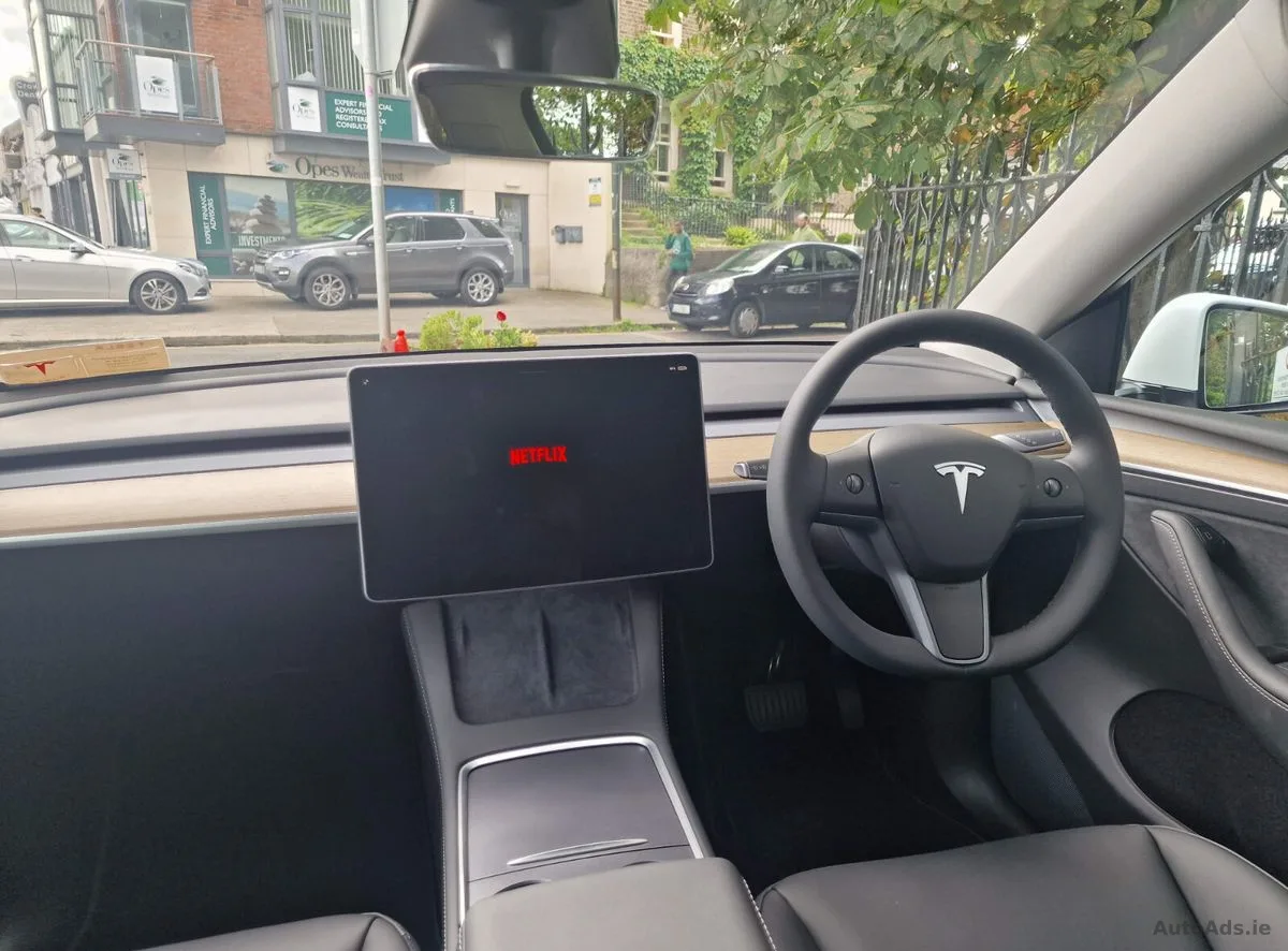 2024 Tesla Model Y – photo 7