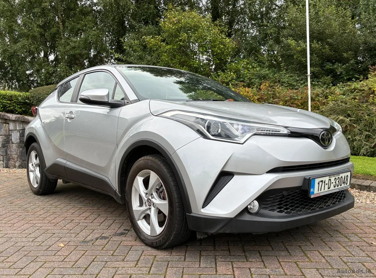 2017 Toyota C-HR – photo 2