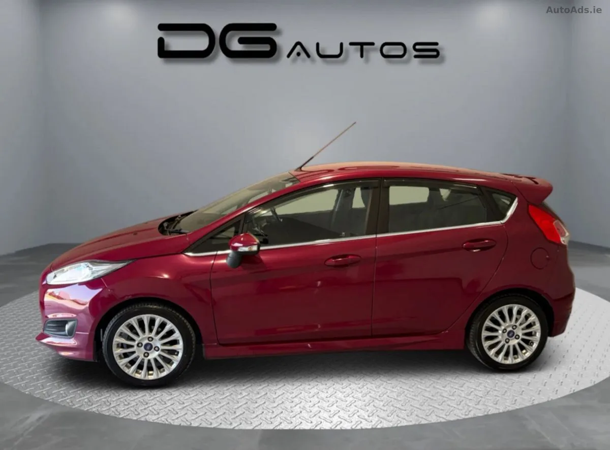 2015 Ford Fiesta – photo 1