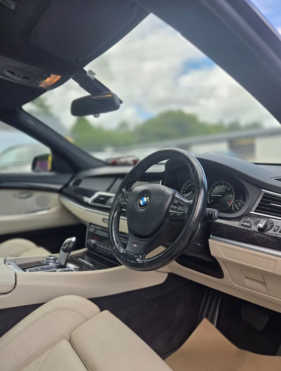 2013 BMW 5-Series – photo 14