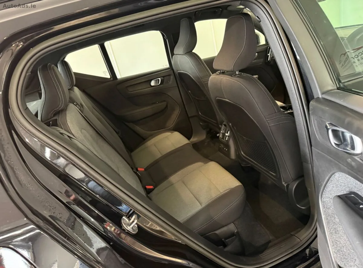 2023 Volvo XC40 – photo 4