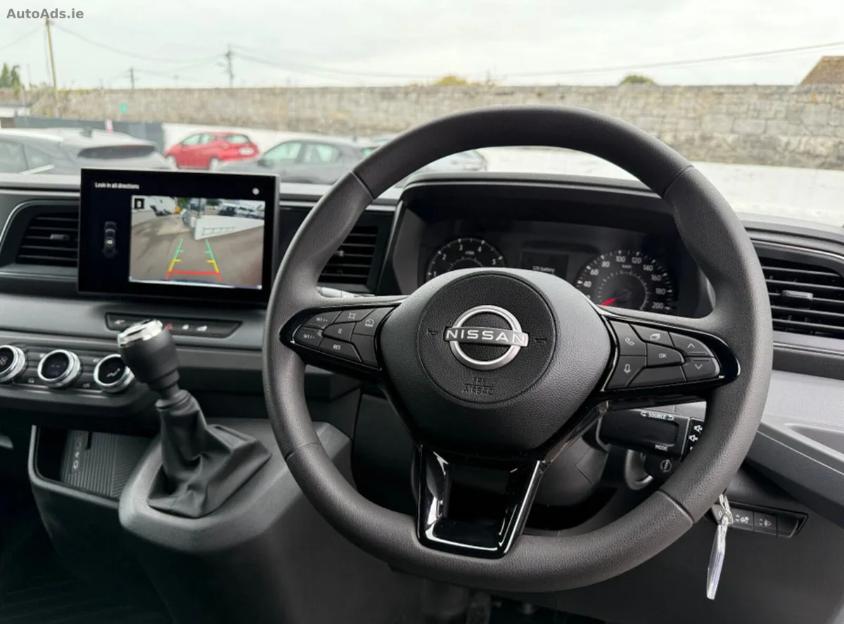 2026 Nissan Interstar – photo 2