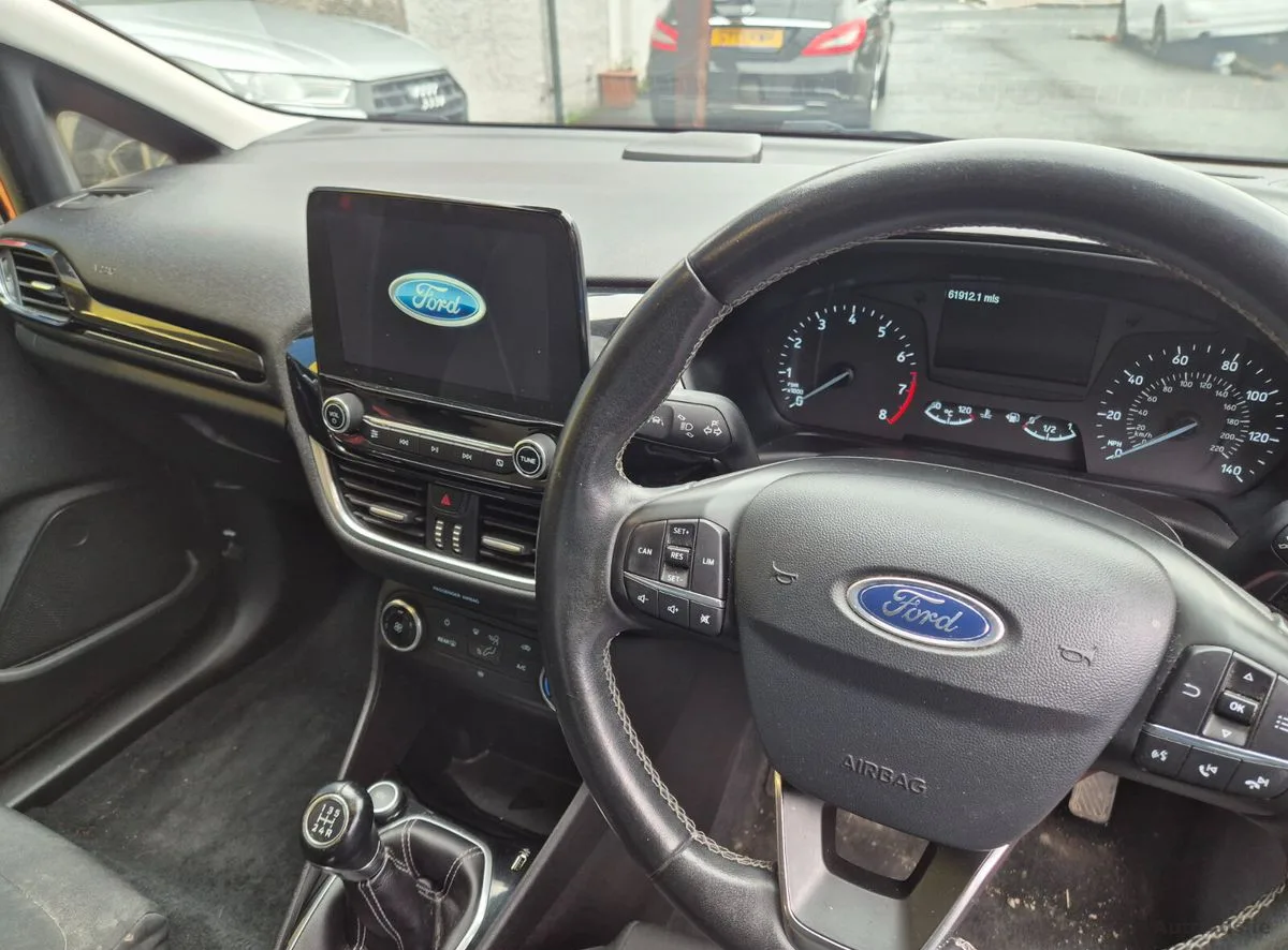 2018 Ford Fiesta – photo 2