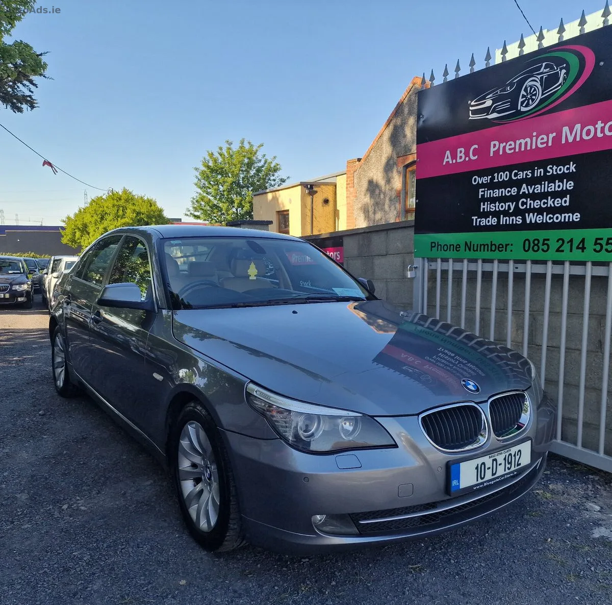 2010 BMW 5-Series – photo 2