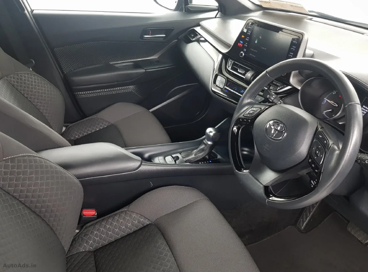 2023 Toyota C-HR – photo 8