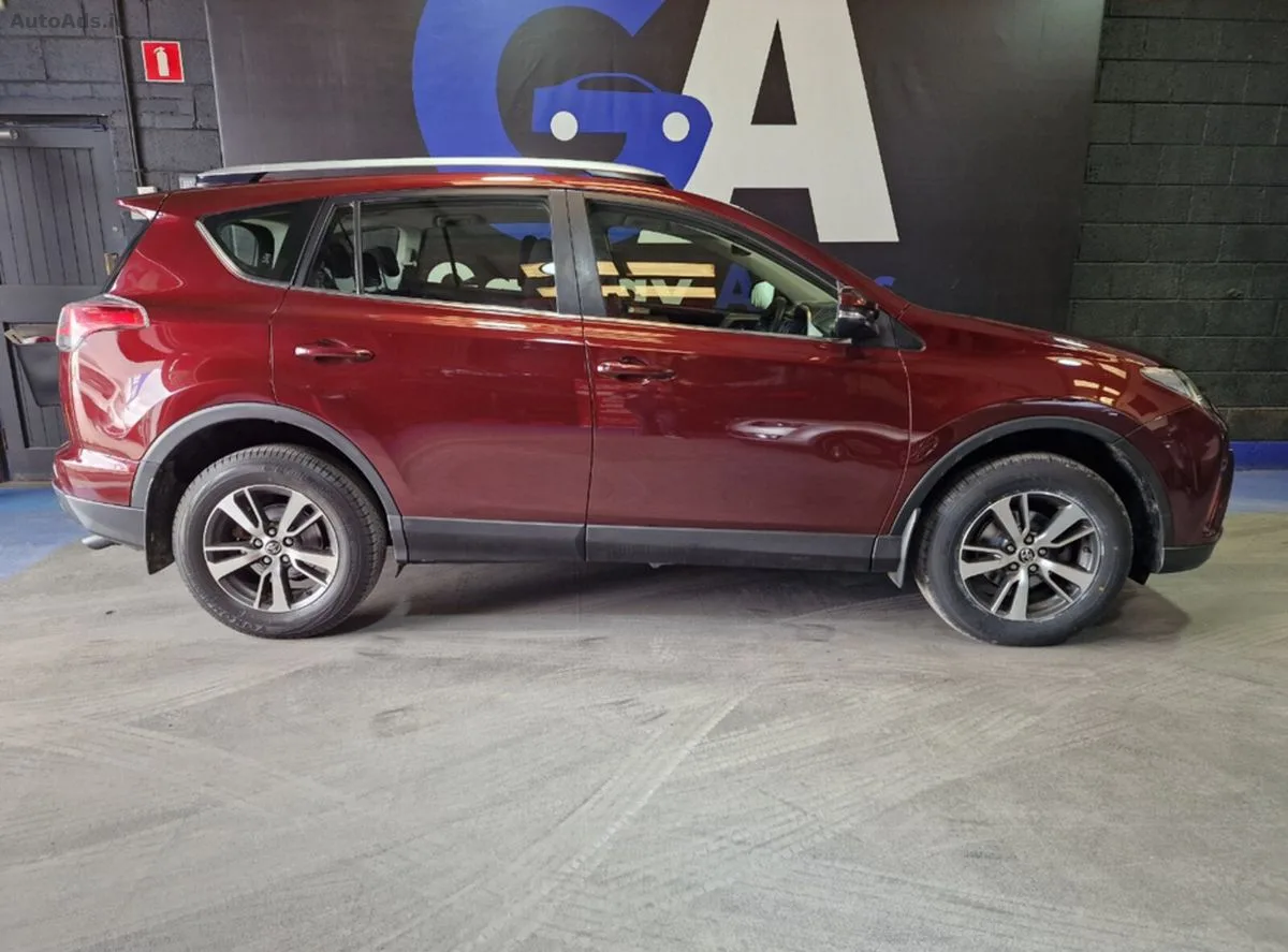 2017 Toyota RAV4 – photo 11