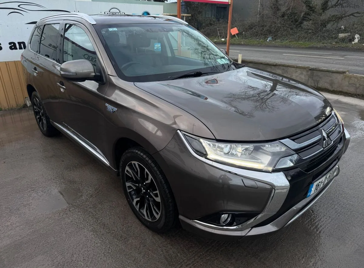 2016 Mitsubishi Outlander – photo 2