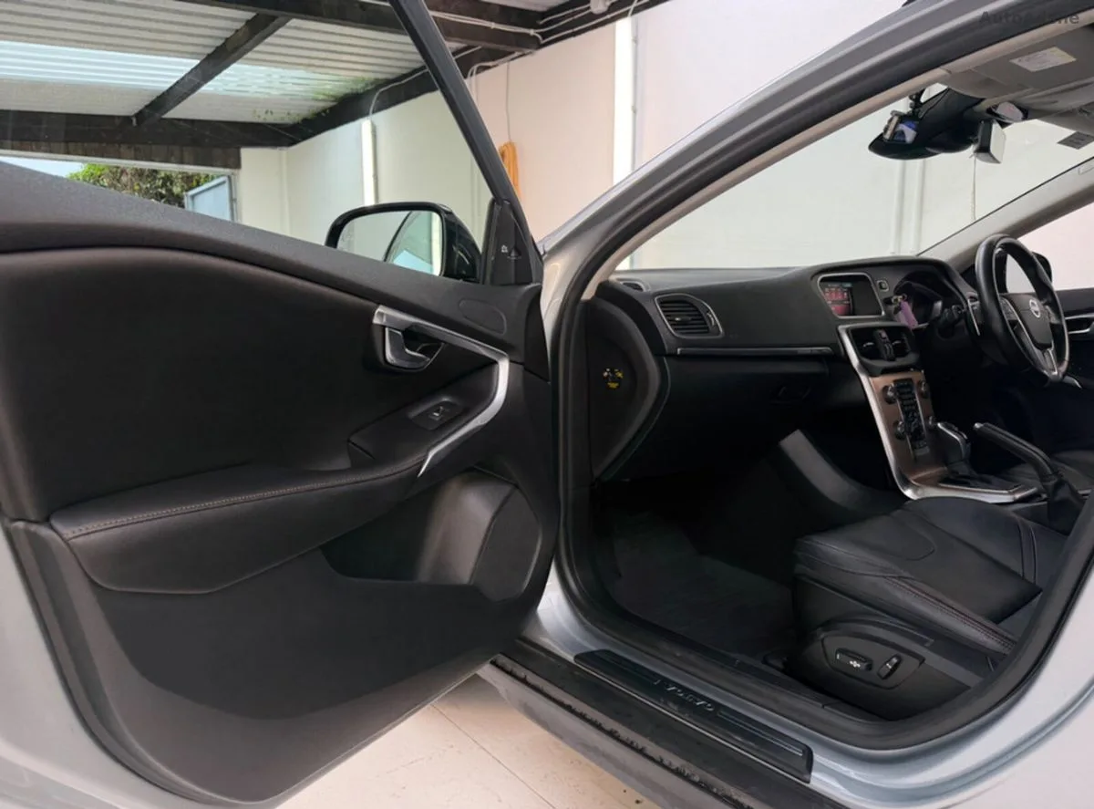 2016 Volvo V40 – photo 18