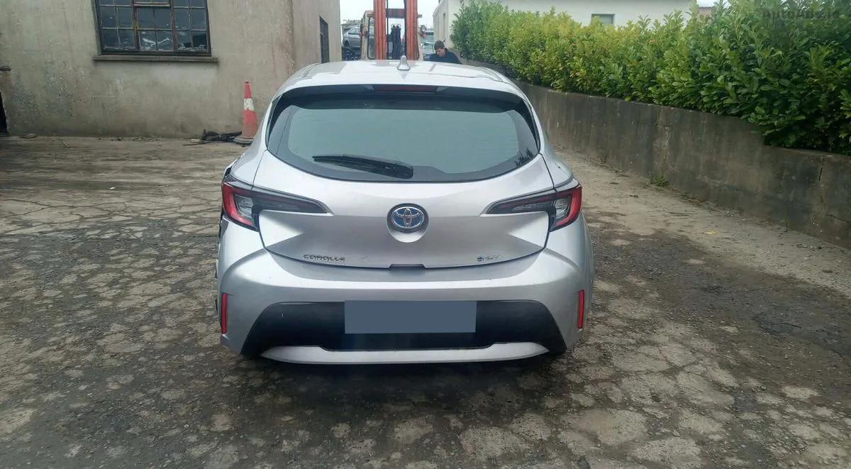 2025 TOYOTA COROLLA 1.8 HYBRID FOR BREAKING!