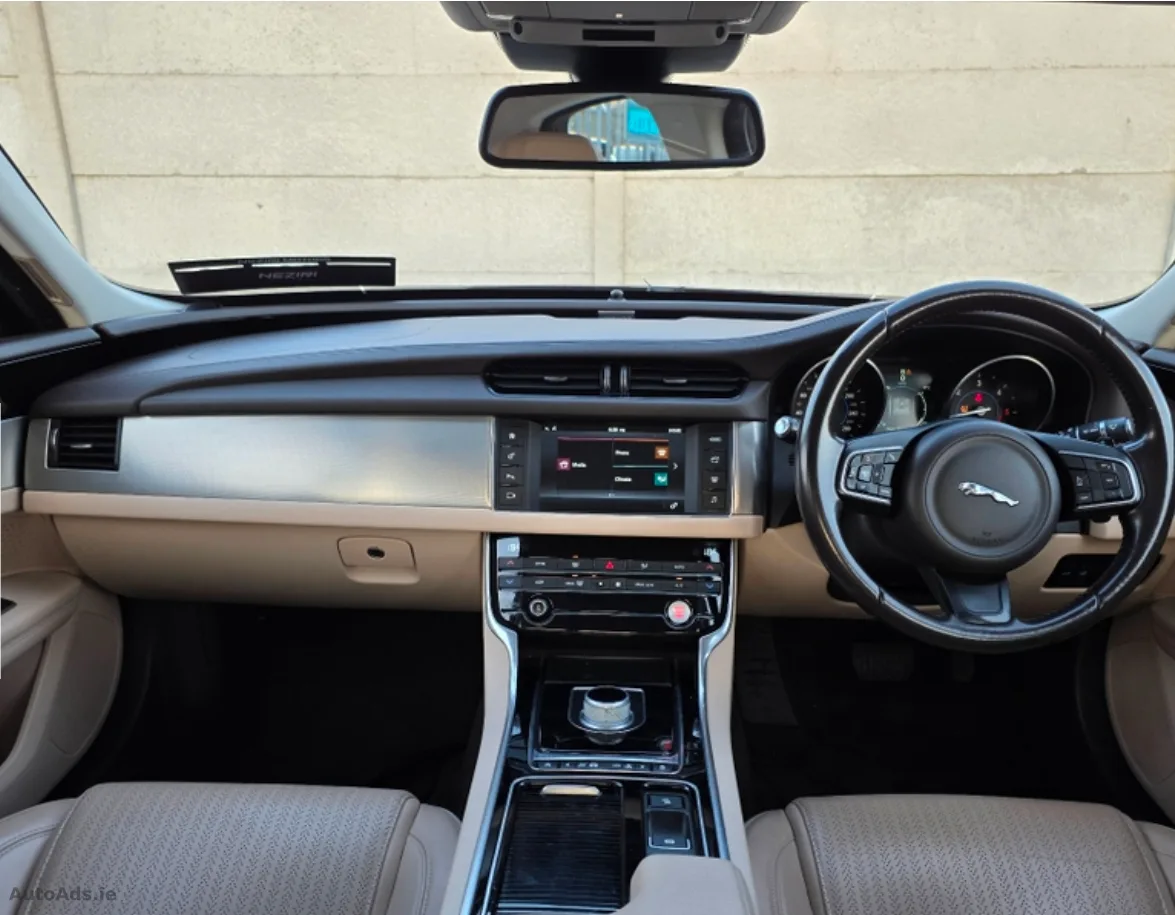 2016 Jaguar XF – photo 4