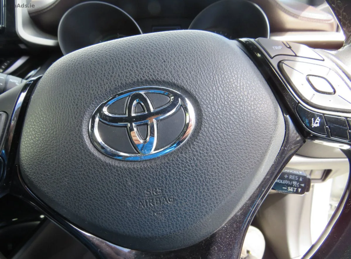 2017 Toyota C-HR+ – photo 2