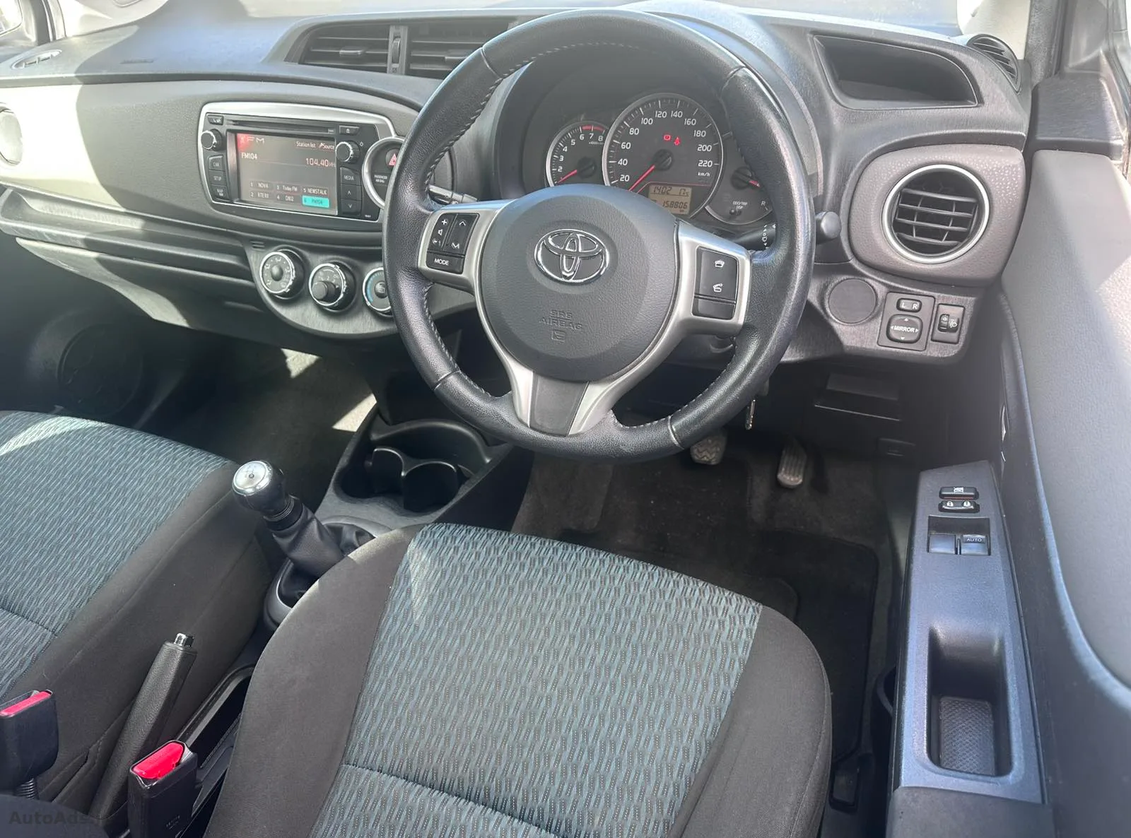 2012 Toyota Yaris – photo 8