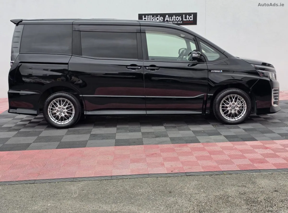 2016 Toyota Voxy – photo 20