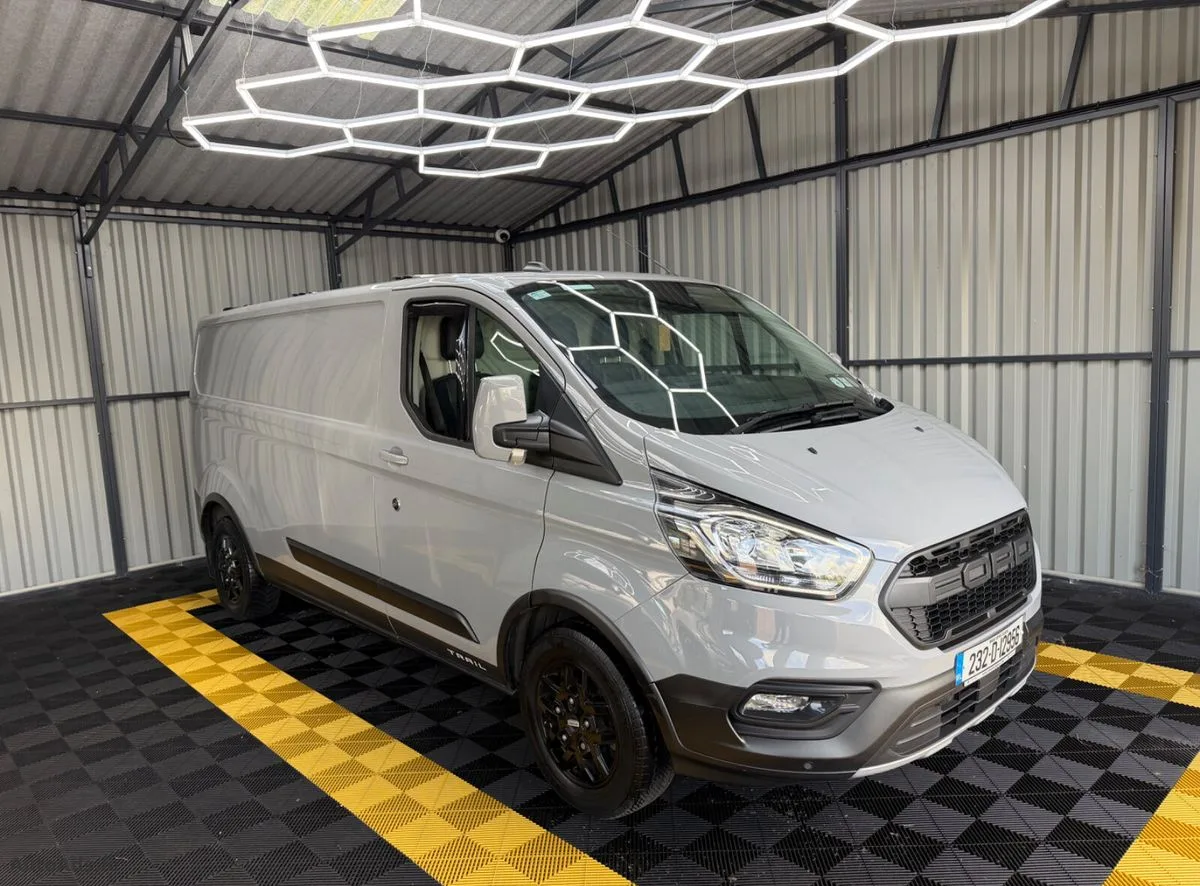 2023 Ford Transit Custom – photo 2