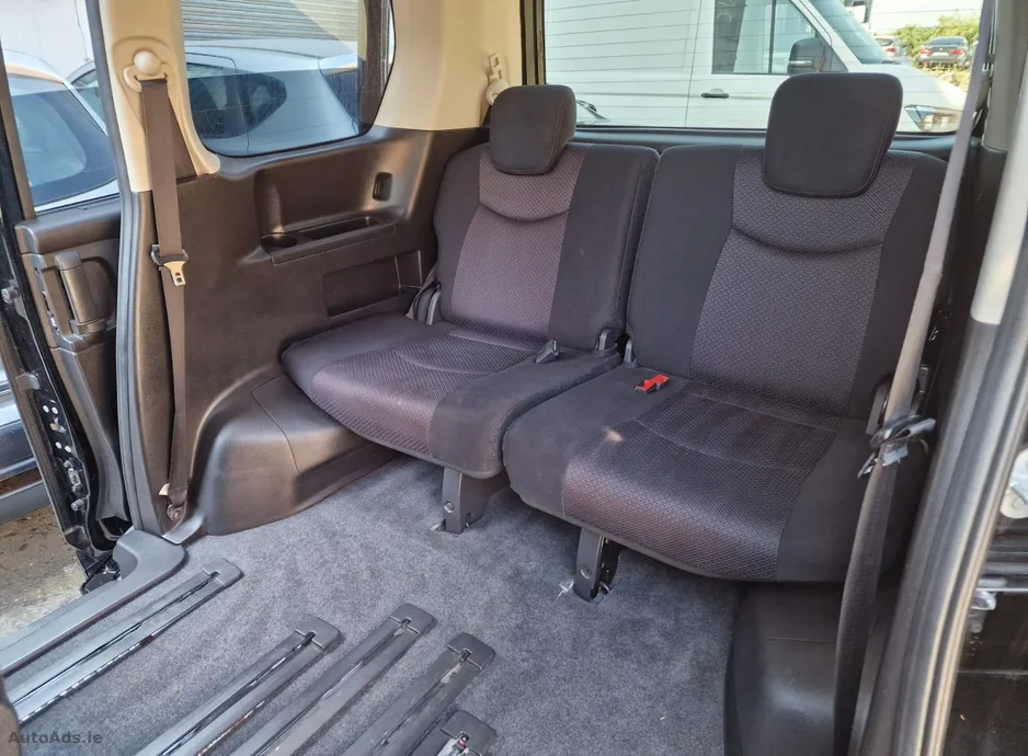 2013 Nissan Serena – photo 11