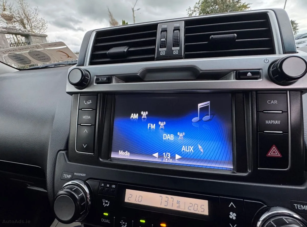 2016 Toyota Land Cruiser – photo 19