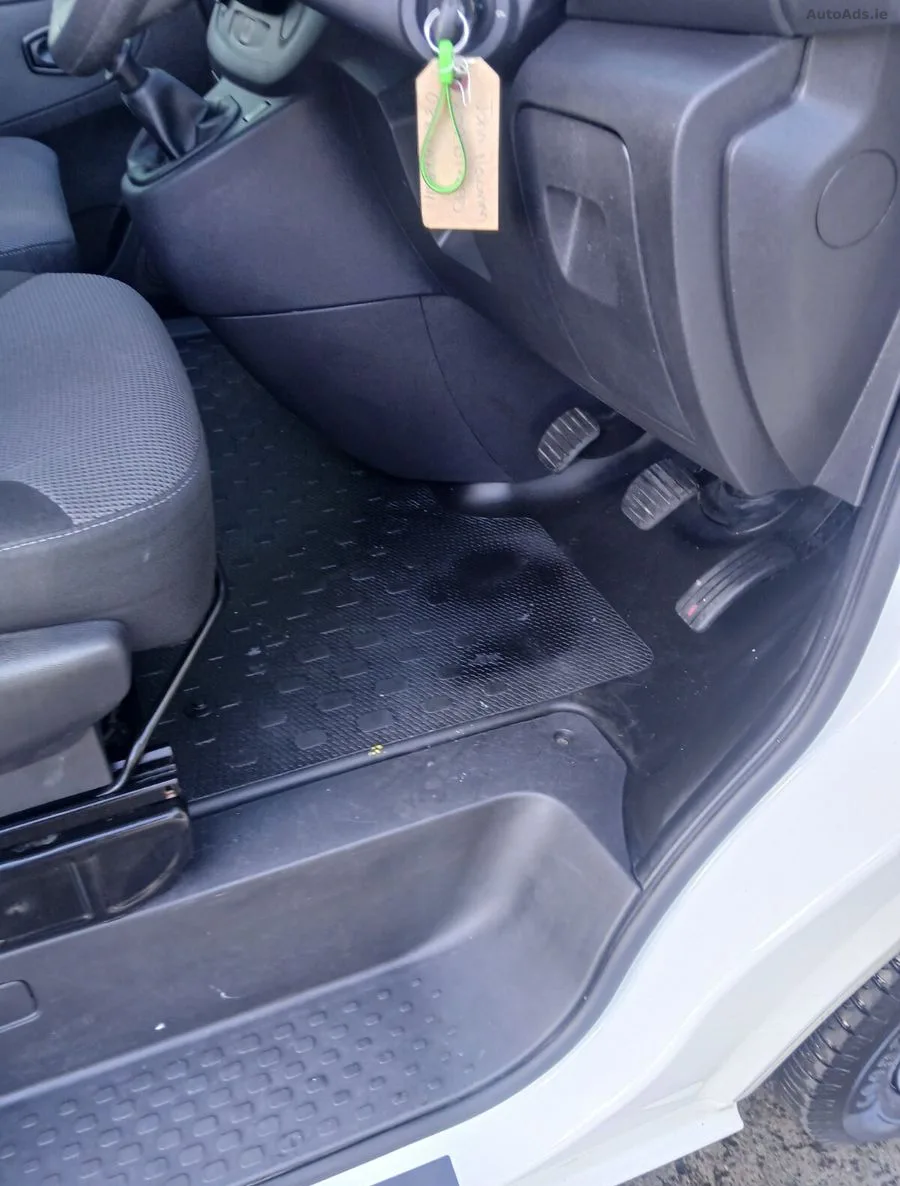 2020 Renault Trafic – photo 12
