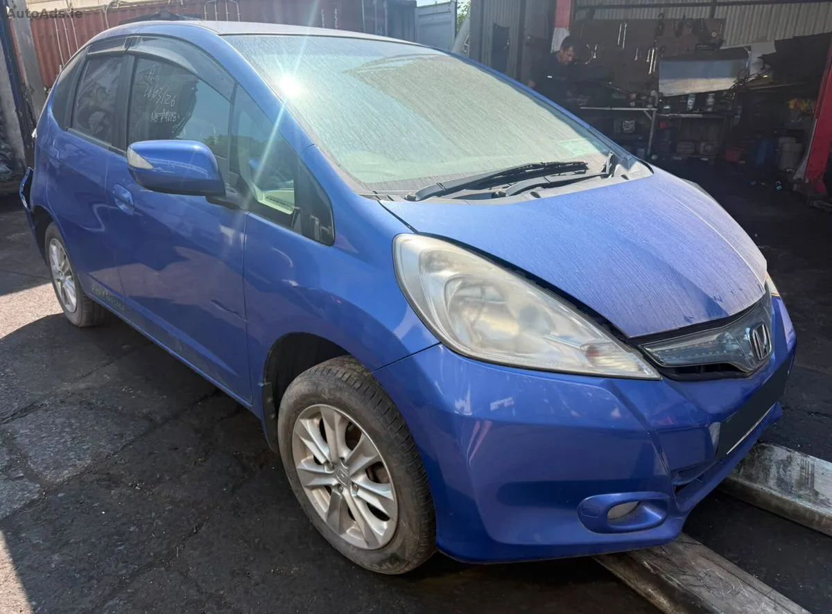2012 HONDA FIT 1.3 PETROL FOR BREAKING!