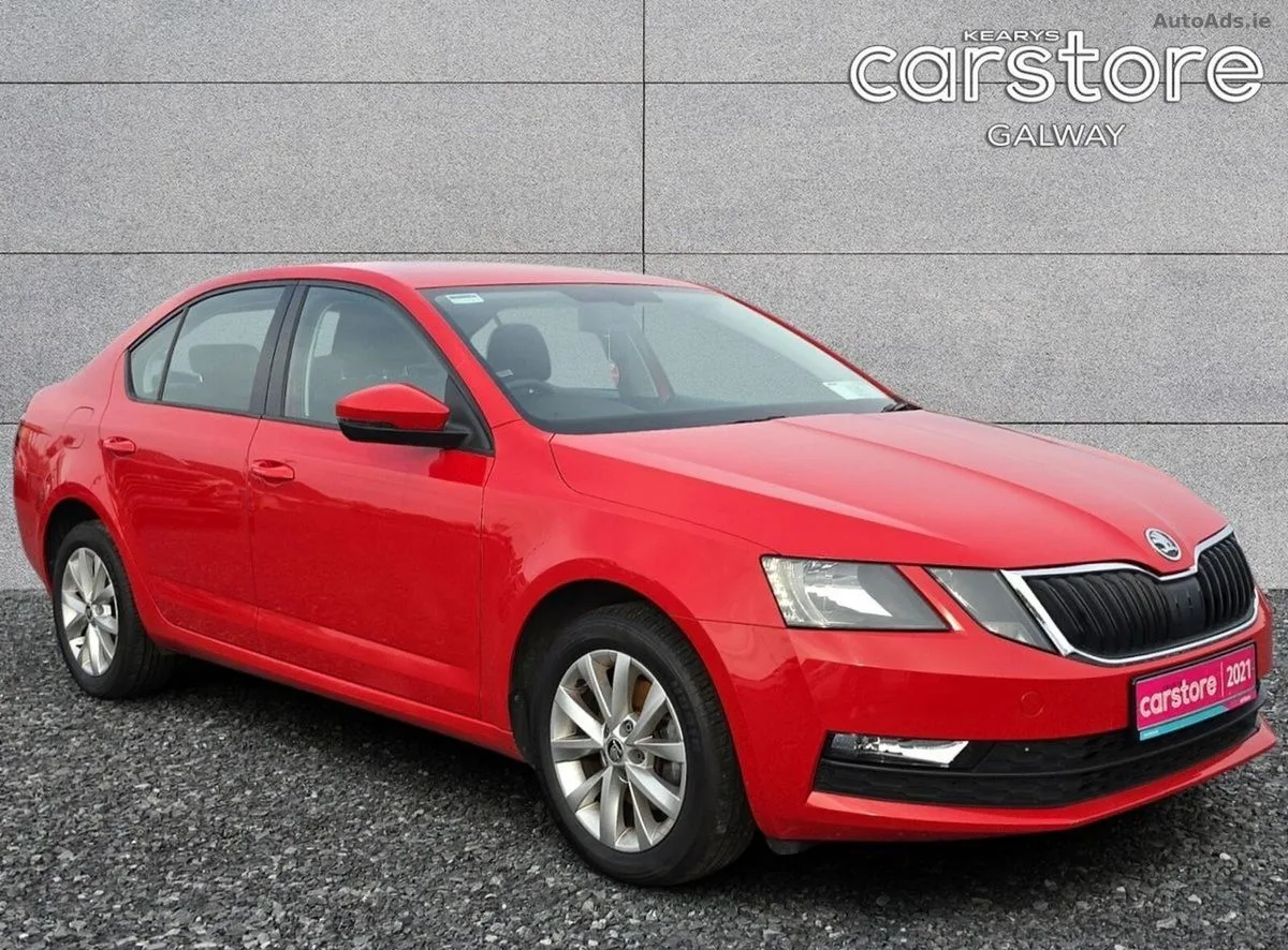 2021 Skoda Octavia – photo 1