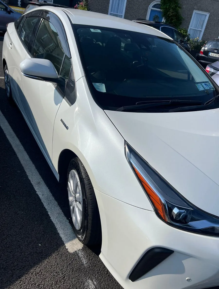 2019 Toyota Prius – photo 2