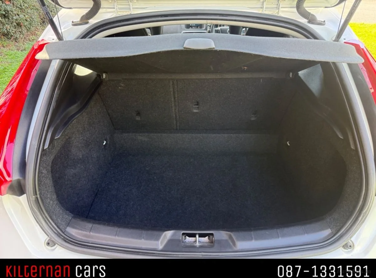 2017 Volvo V40 – photo 16