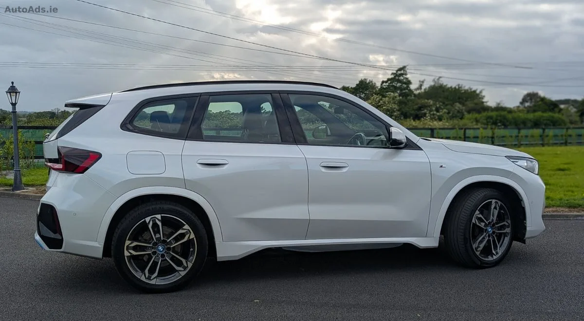 2023 BMW iX1 – photo 7