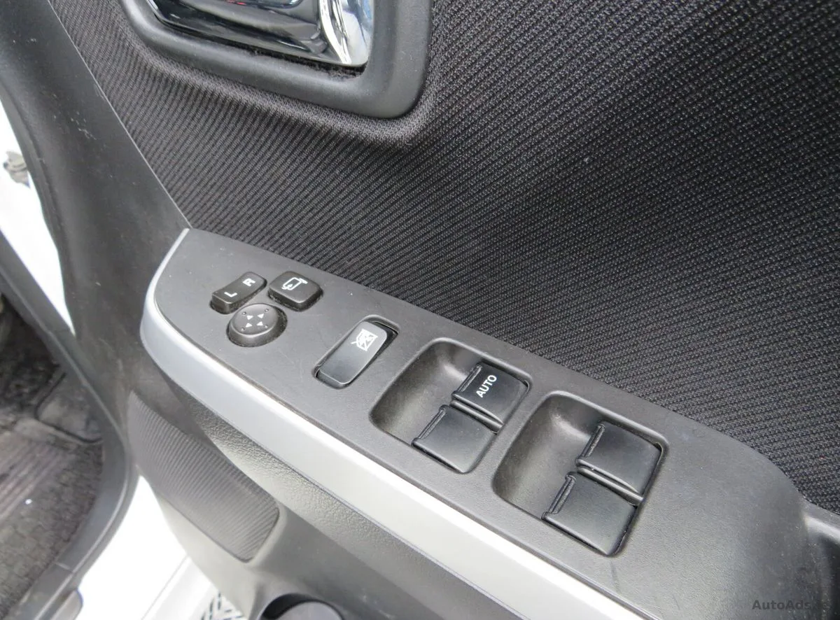2017 Mitsubishi Delica – photo 12