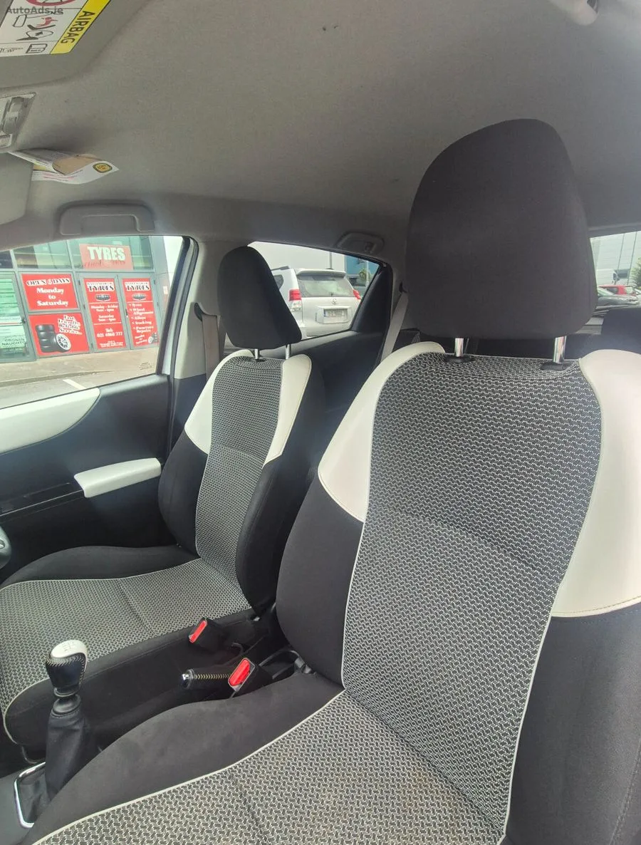 2014 Toyota Yaris – photo 17
