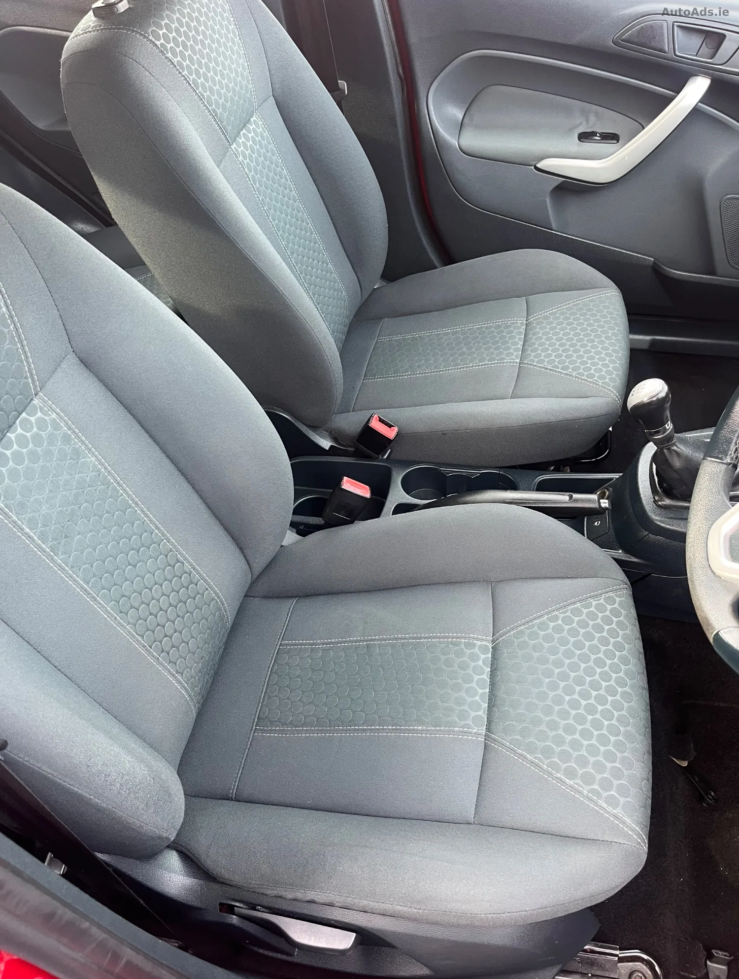 2010 Ford Fiesta – photo 7