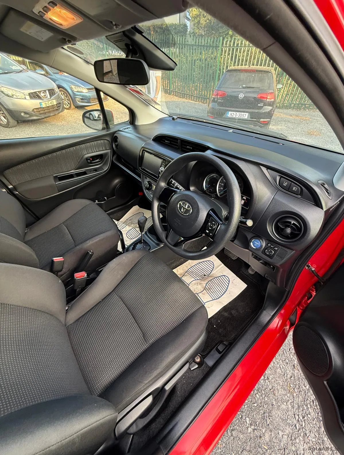 2017 Toyota Vitz – photo 7