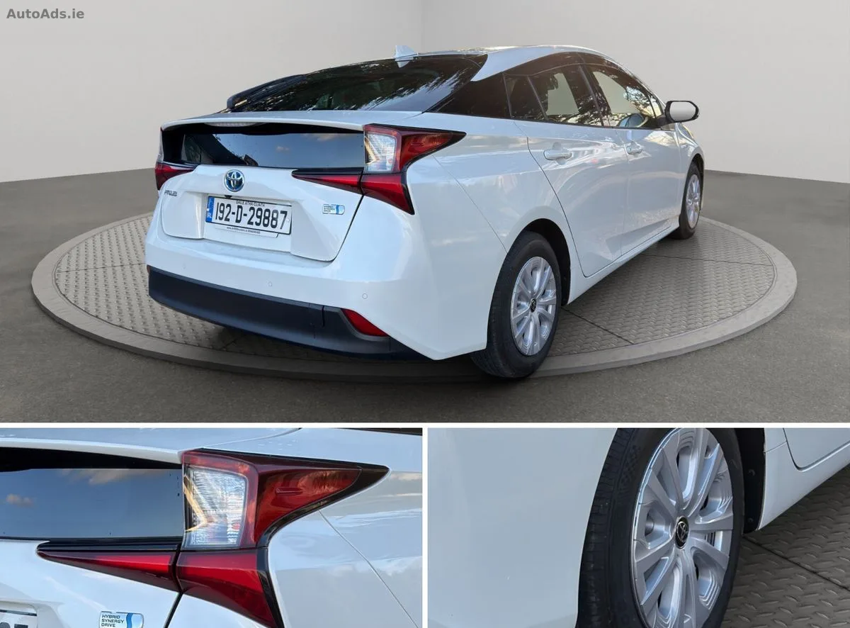 2019 Toyota Prius – photo 2