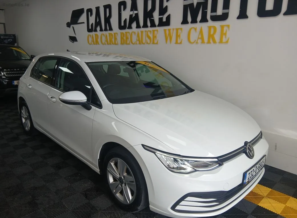 2023 Volkswagen Golf – photo 2
