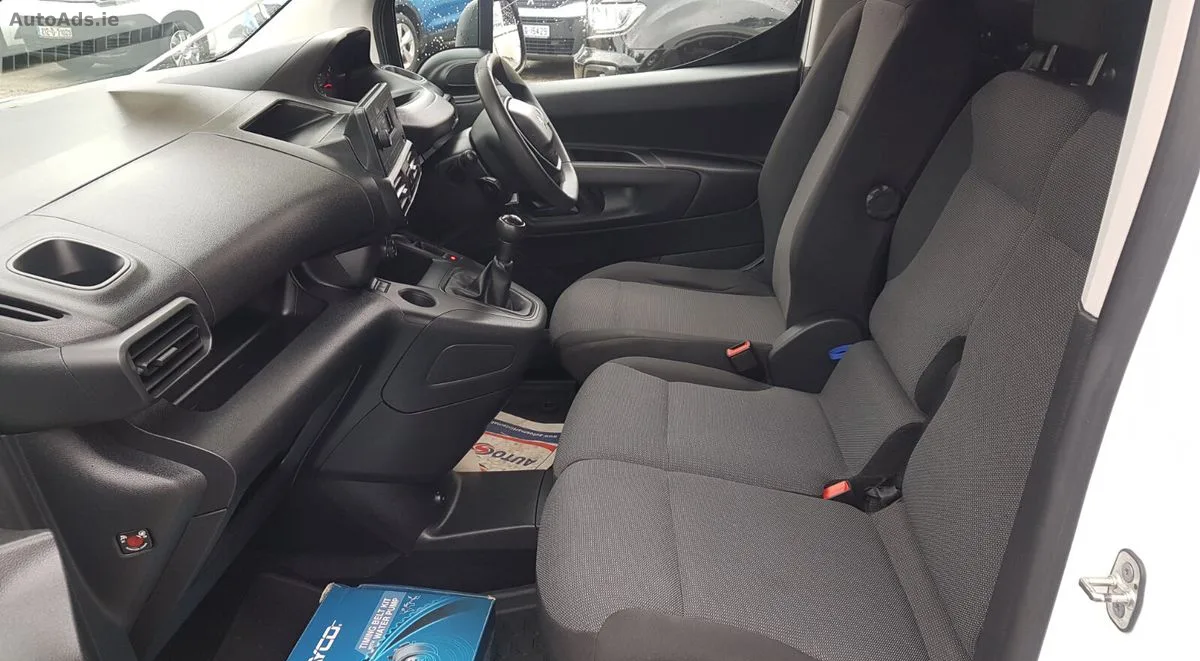 2021 Peugeot Partner – photo 4