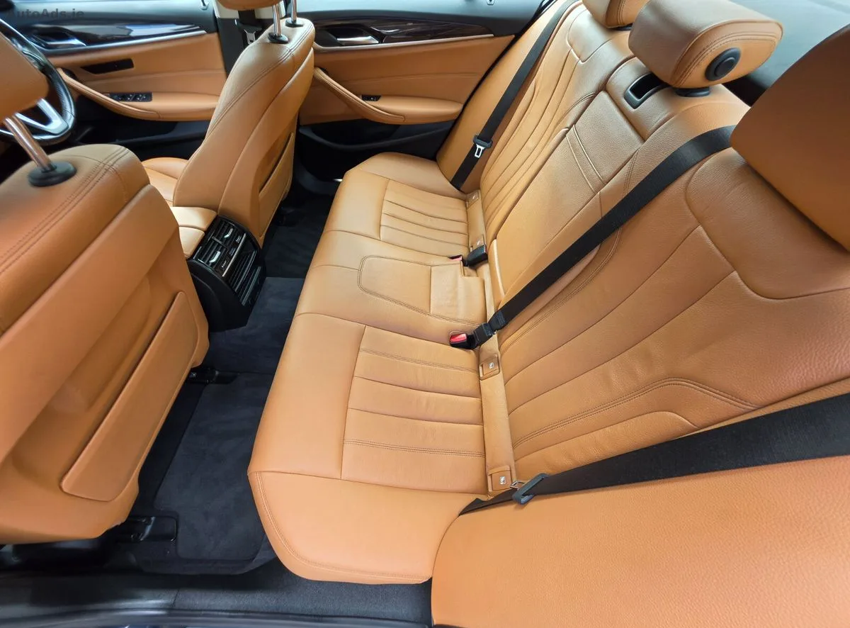 2017 BMW 5-Series – photo 14