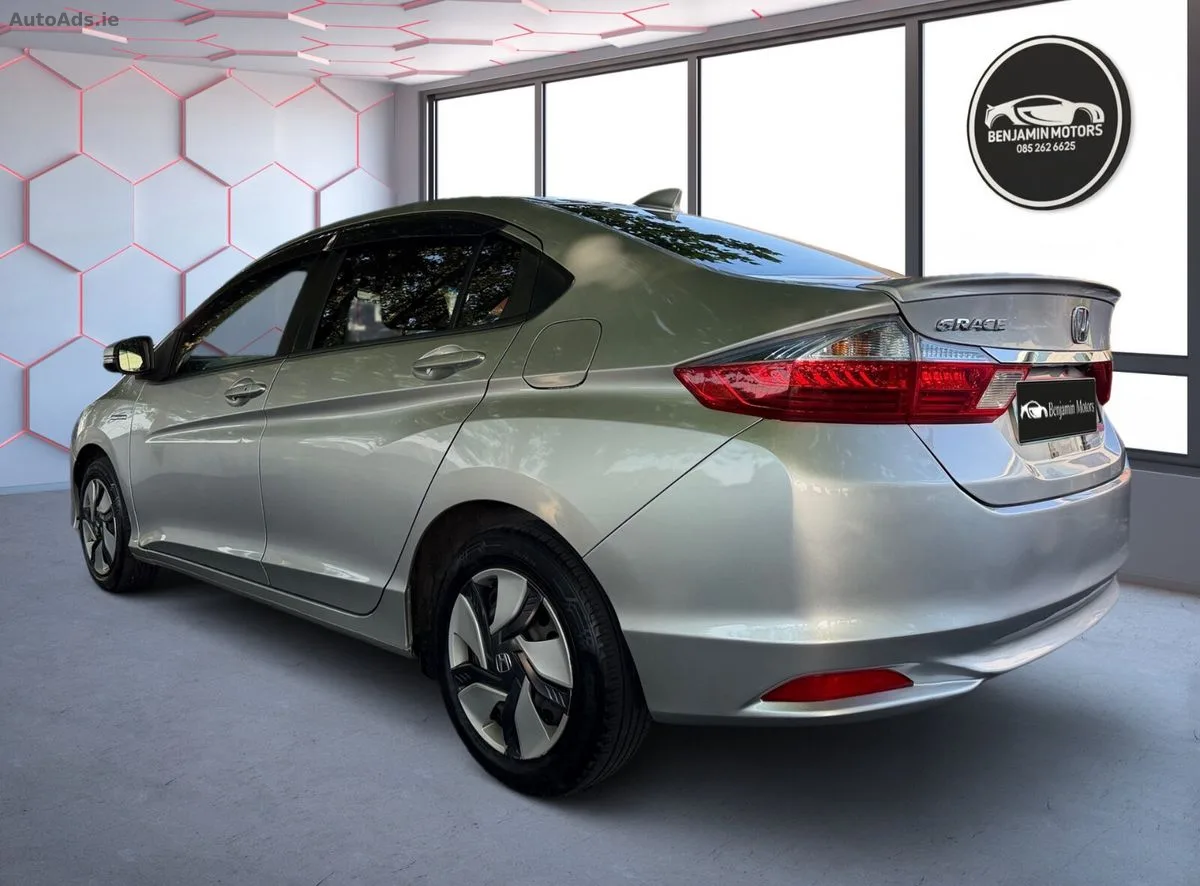 2016 Honda Grace – photo 8