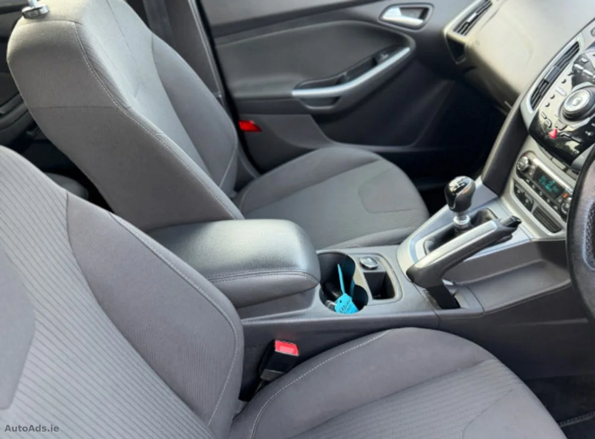 2011 Ford Focus – photo 9