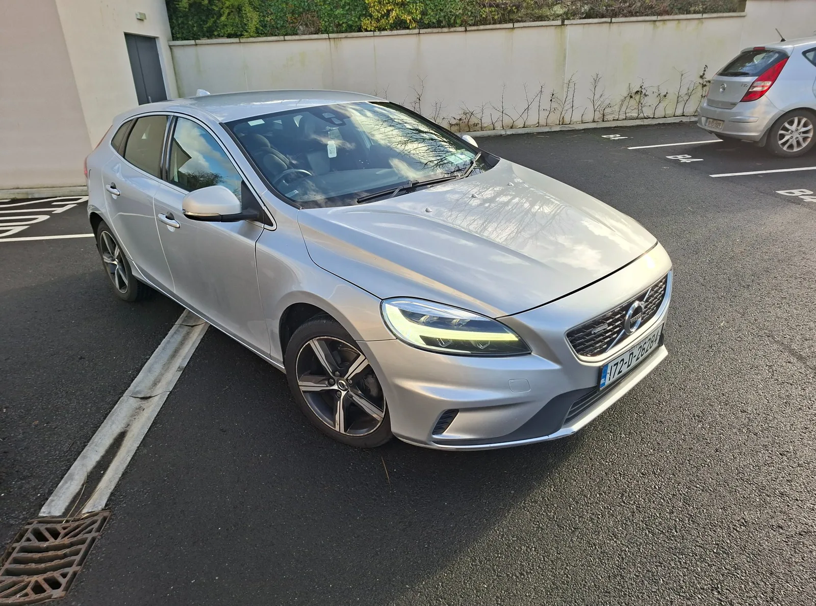 2017 Volvo V40