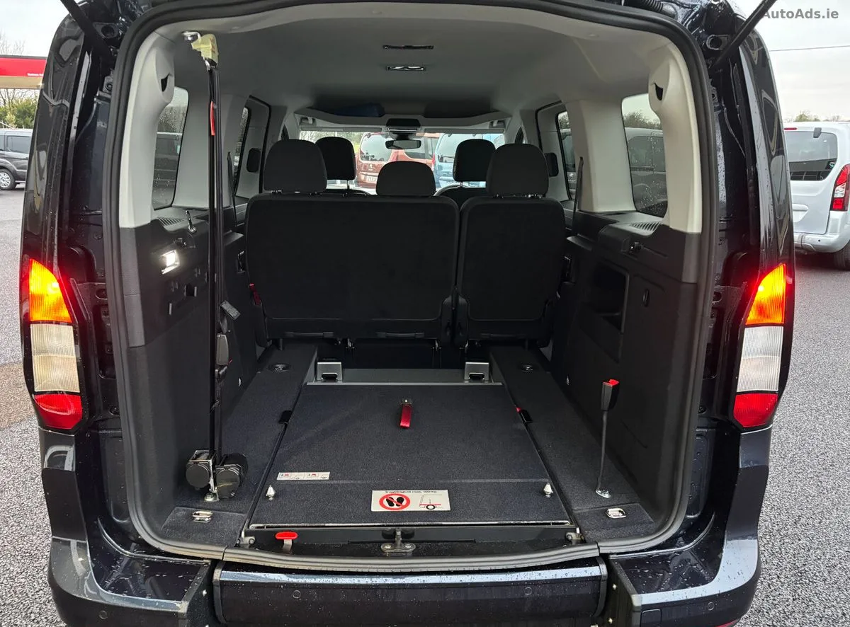 2026 Ford Tourneo Connect – photo 13