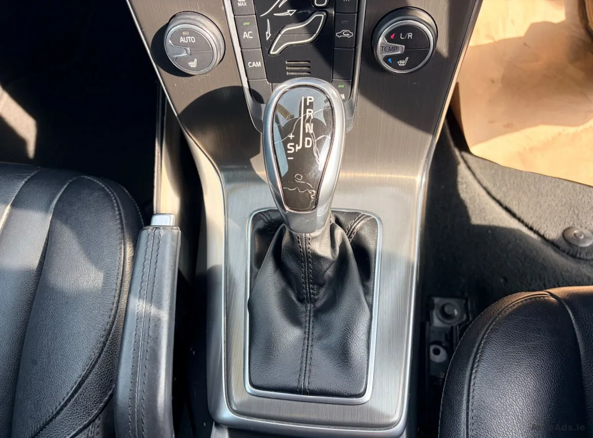 2015 Volvo V40 – photo 18