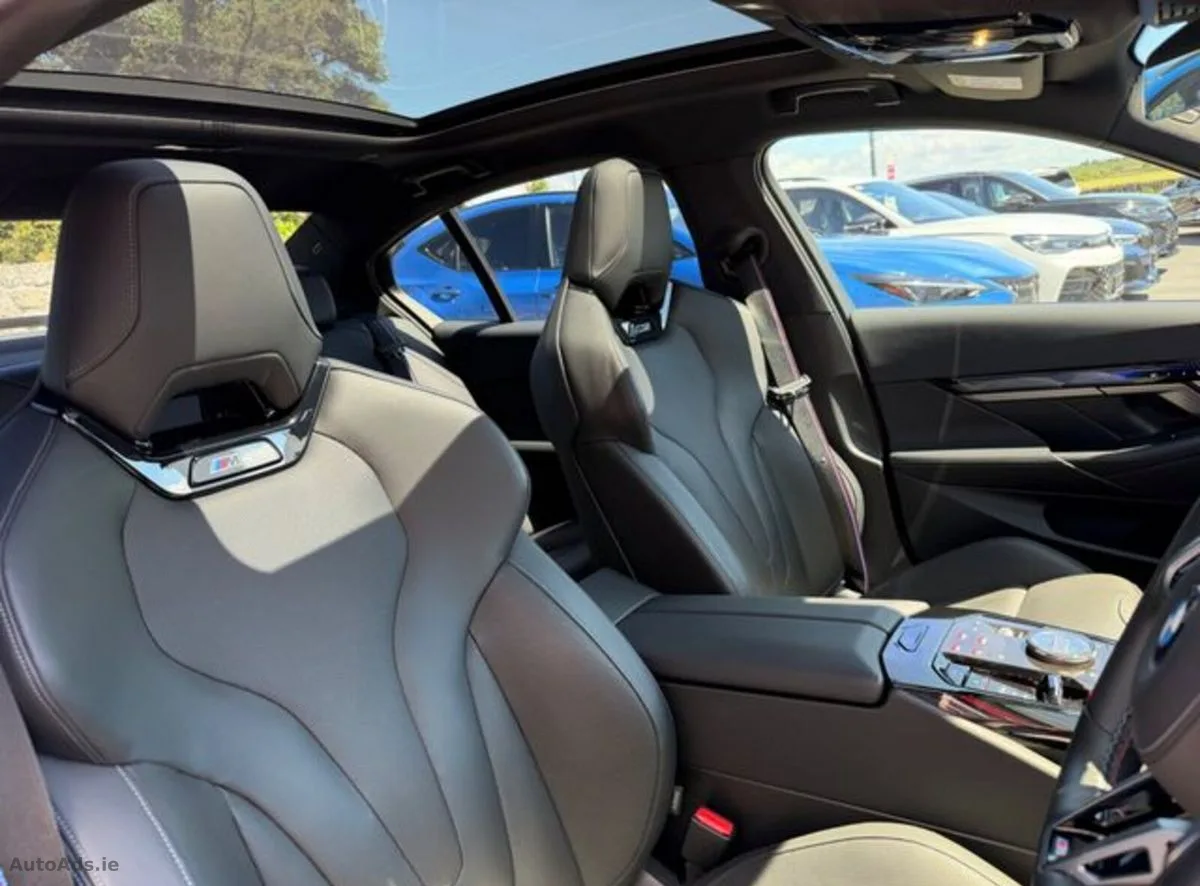 2025 BMW M5 – photo 19
