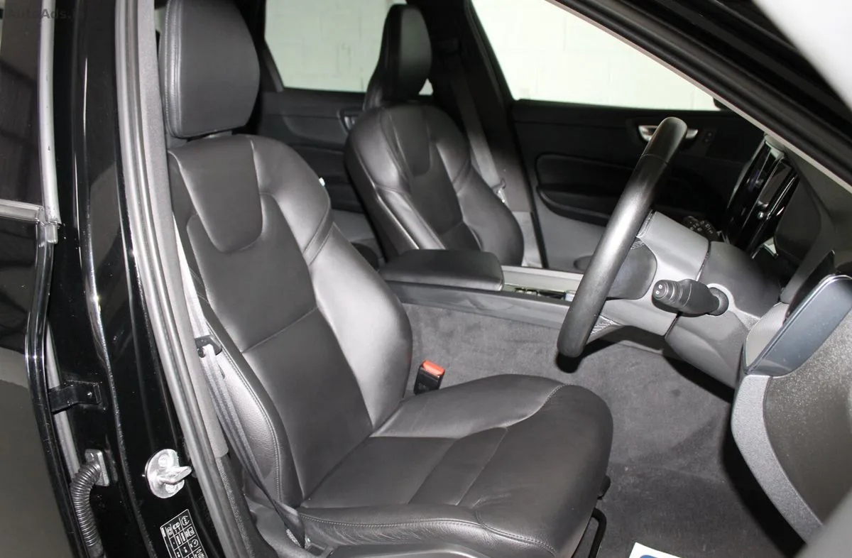 2022 Volvo XC60 – photo 12